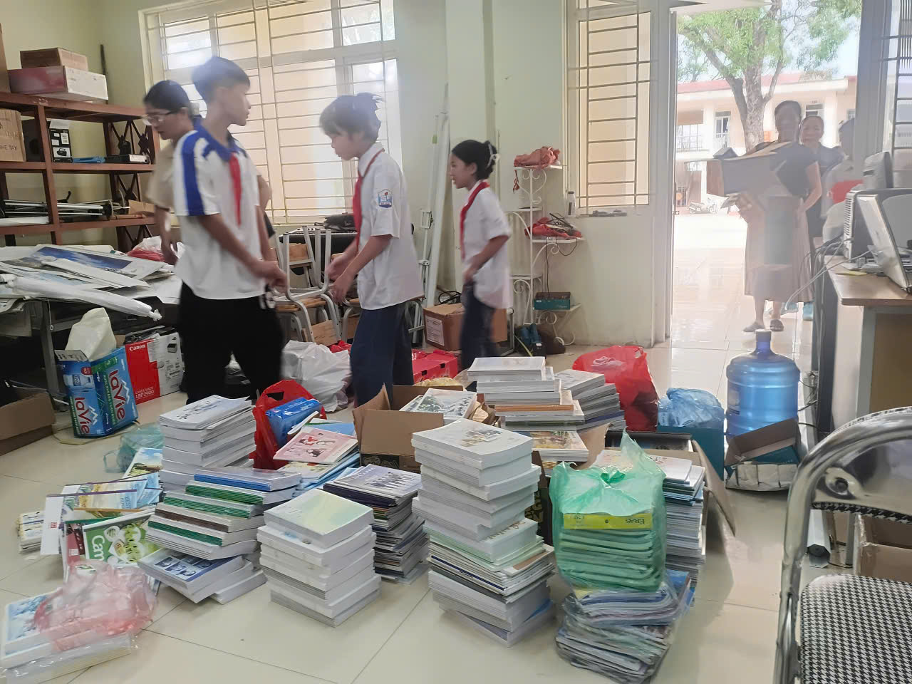 Ủng hộ lũ lụt 1