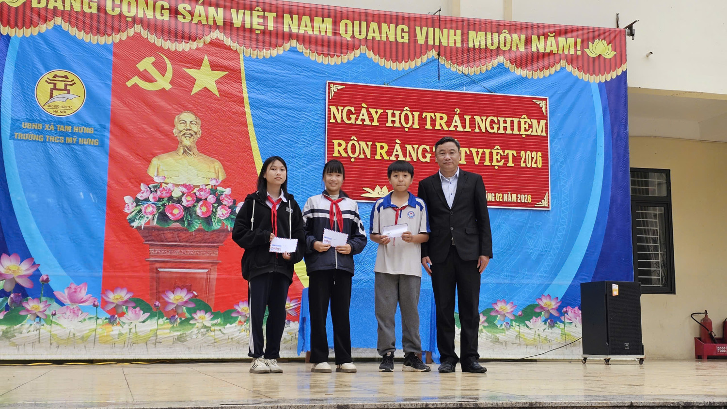 Hỗ trợ quỹ Cùng em đến trường tết 2026