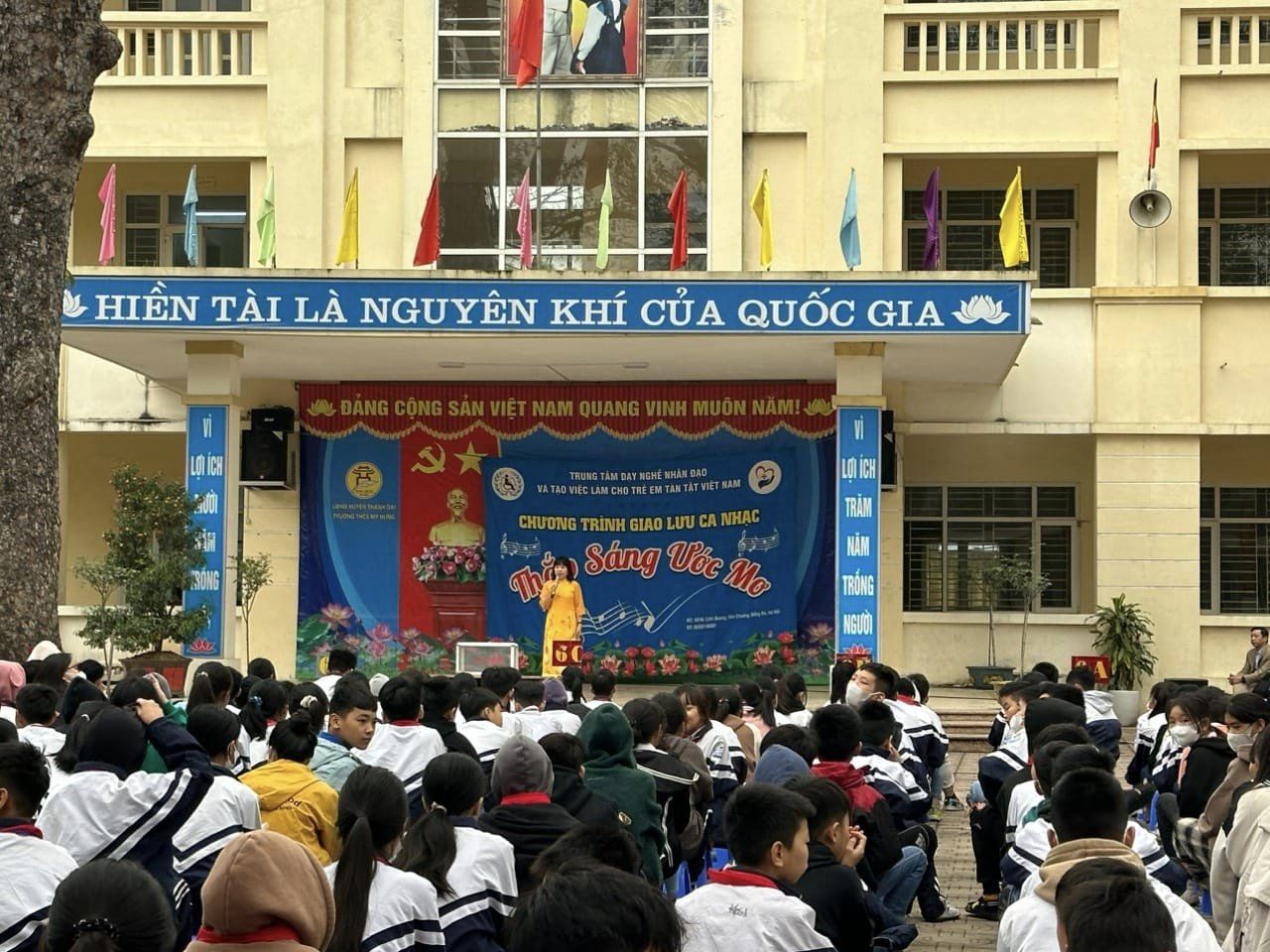 Thắp sáng ước mơ