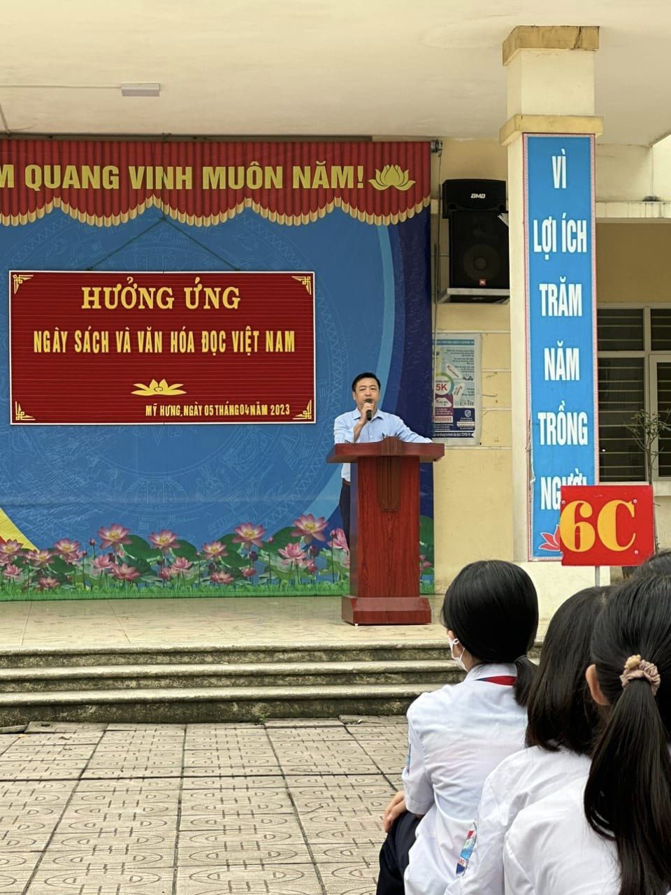 Hưởng ứng ngày sách và văn hóa đọc