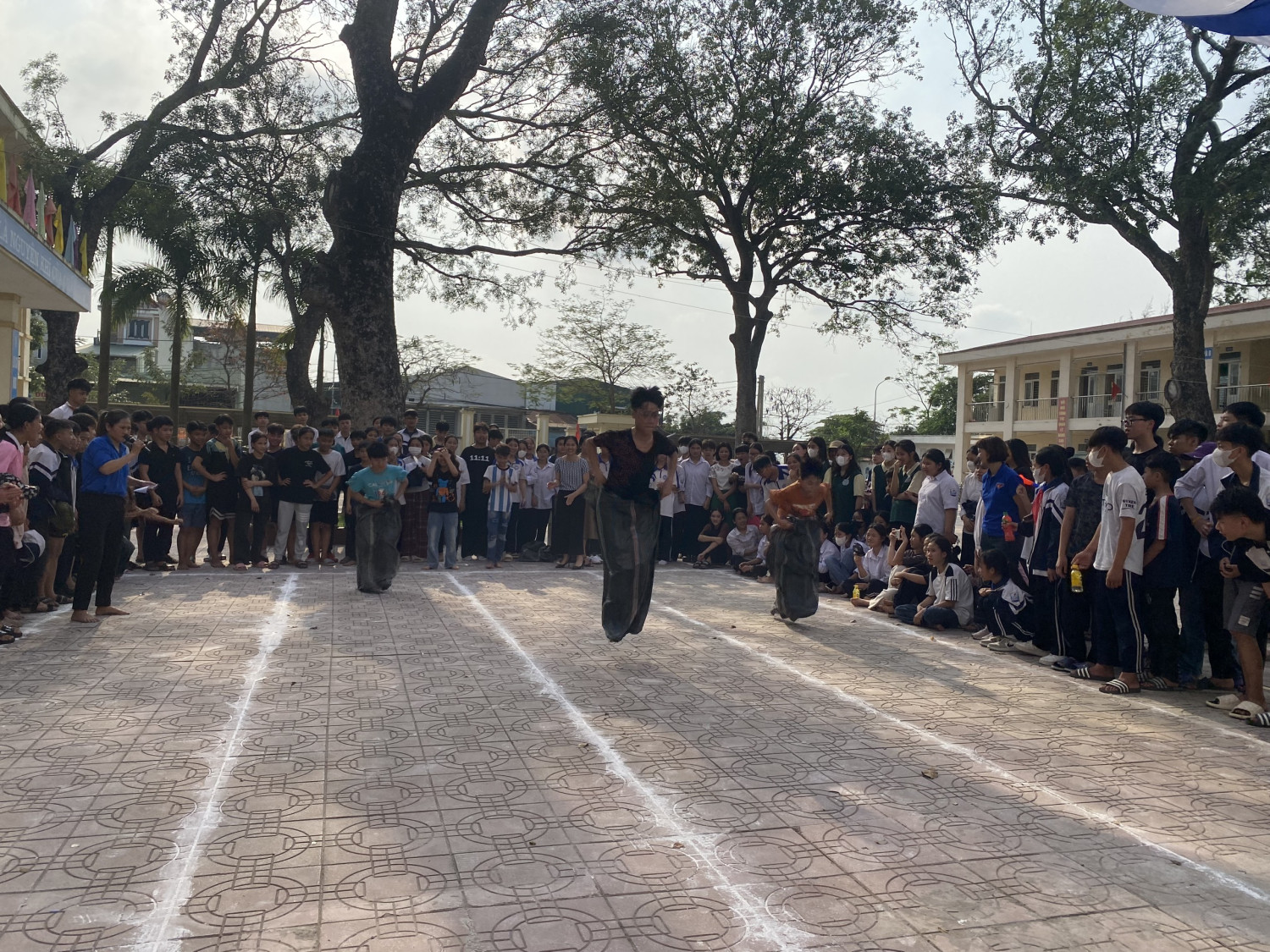 Nhảy bao bố 2